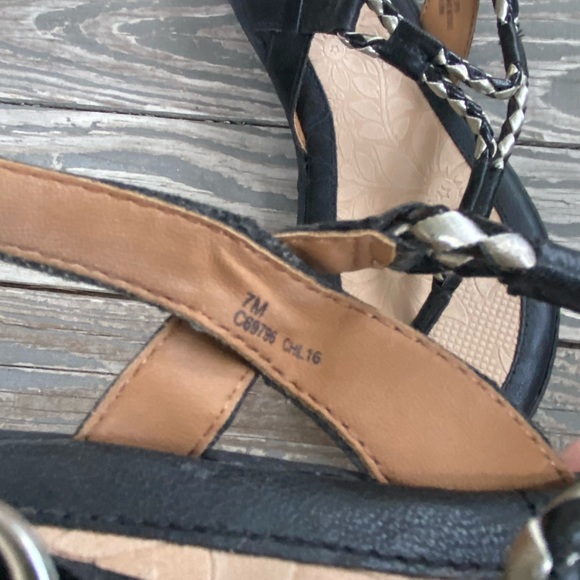 Women’s BOC thong sandals.  Size 7.  Black and pewter. - Picture 3 of 4